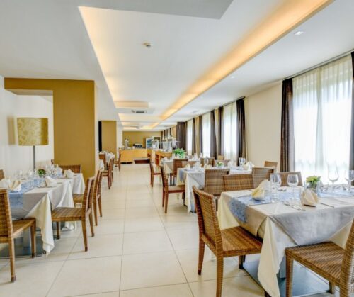 TH Lazise 2022 - Restaurantsaal Gardesana