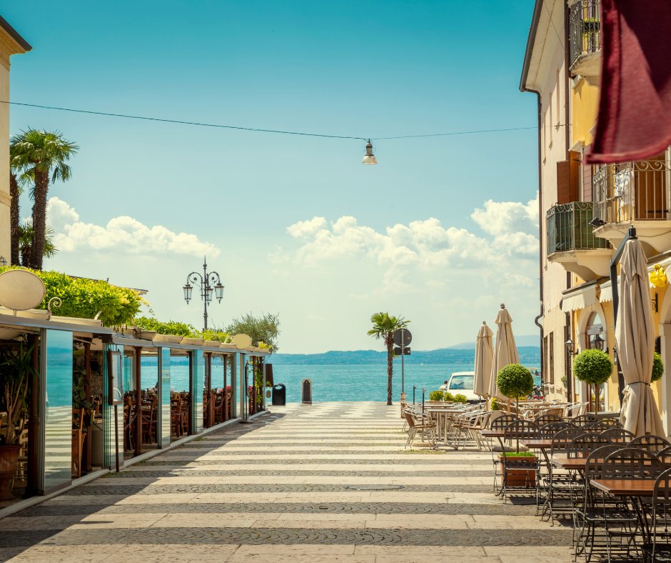 TH_Lazise-Hotel_Parchi_del_Garda_awakening_spring_on_Lake_Garda_Lazise_lake