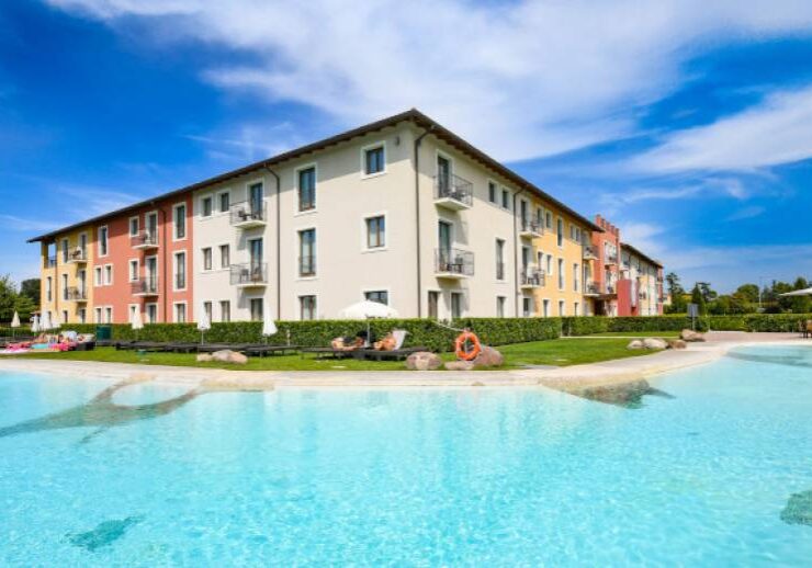 hotel-parchi-del-garda-piscina hotel-parchi-del-garda-piscina